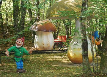 La Foret Enchantee Attraction Pour Les Enfants Parc D Attractions Rhone Alpes Auvergne Le Pal