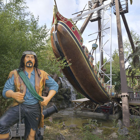 Le bateau pirate au parc de loisirs Le PAL en Auvergne-Rhône-Alpes
