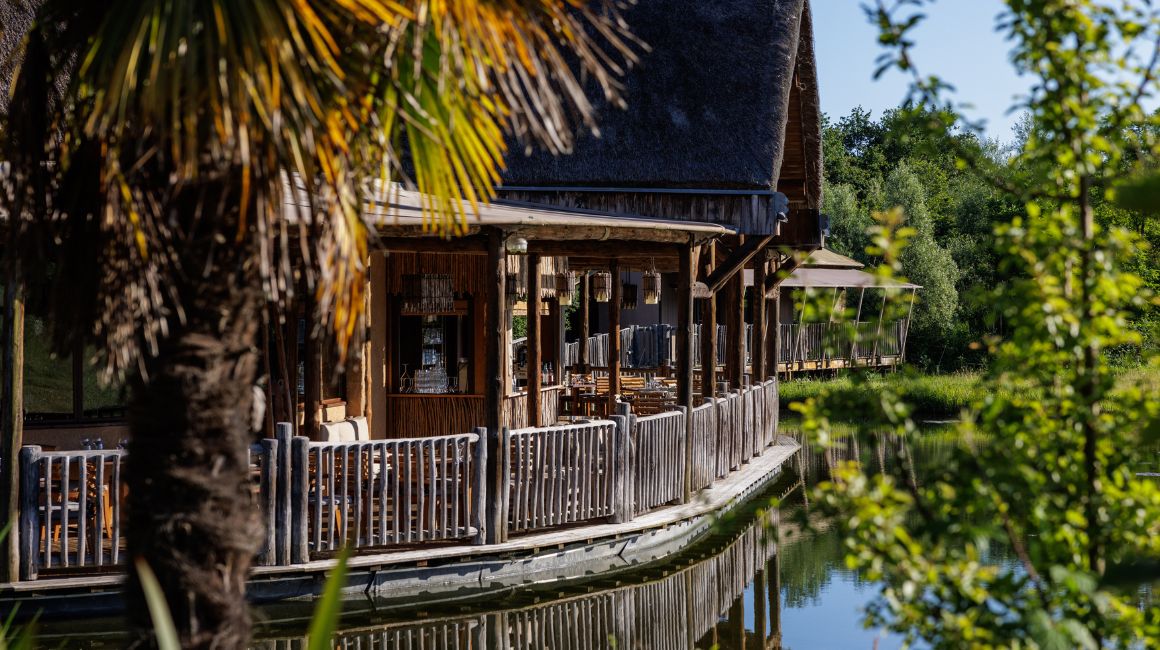 Le restaurant Le Tanganika avec une terrasse et deux salles intérieures